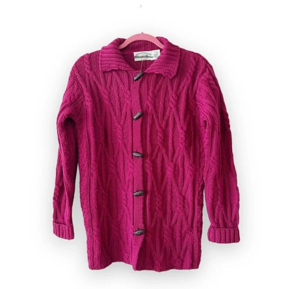 Aran Crafts Ireland Merino Wool Cable Knit Sweater Size Small Fuchsia Cardi NWT - Picture 1 of 9
